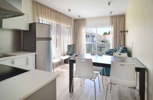 Sant Carles de la Rapita Apartment | ORNIS "Botiguer": 2bedrooms+sofa-bed 4/6 pers. balcony garden view