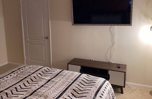 The Flats Apartment | Orsini Luxury Retreat: 2BR/2BA