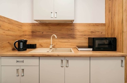 Ursus Apartment | ORSO City Studio with king size bed