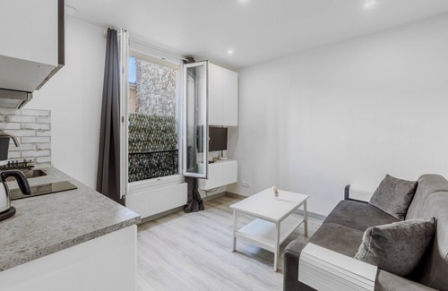 Saint Blaise Apartment | Orteaux | Cosy studio near Père Lachaise