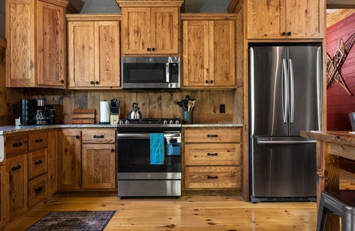 Lake City Cabin | ORV Trails - Outdoor Fireplace - Luxury Cabin - Fall Colors & Pet Friendly!