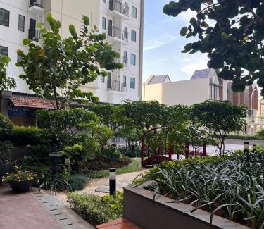 Java Apartment | Osaka Resort at Osaka Apt PIK2 with Netflix 4K TV and Wifi
