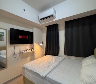 Java Apartment | Osaka Resort at Osaka Apt PIK2 with Netflix 4K TV and Wifi