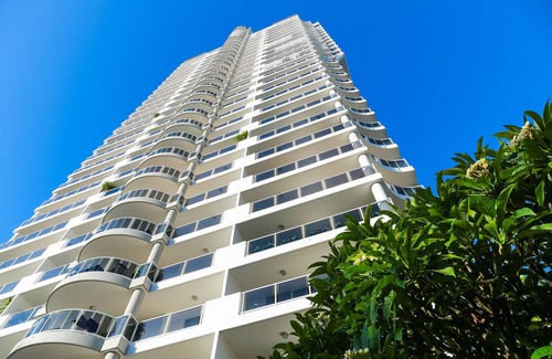 Main Beach Apartment | Oscar on Main Resort