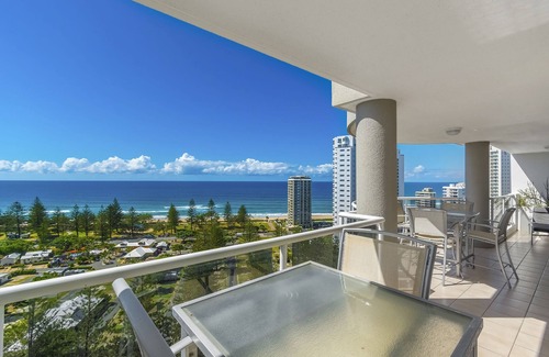 Main Beach Apartment | Oscar on Main Resort