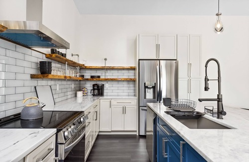 Valley Hill House | Osceola Lake Retreat minutes from Downtown, Breweries, Crafts, Equestrian Trail