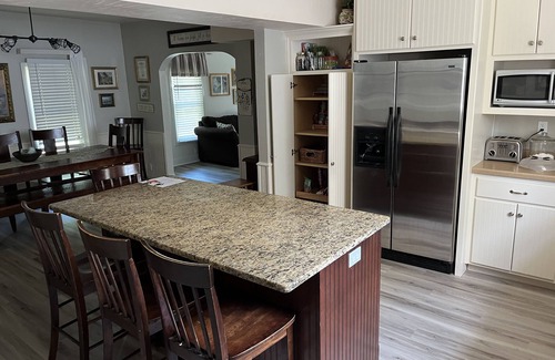 Oshkosh House | Oshkosh EAA Rental.1 mile from AirVenture