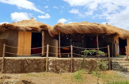 Arusha Hotel | Osiligilai Maasai Lodge
