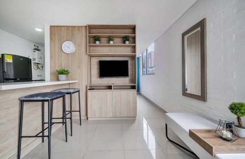 El Tesoro Apartment | Oslo 2403 - 24th floor apartment-city view 5mins lleras park