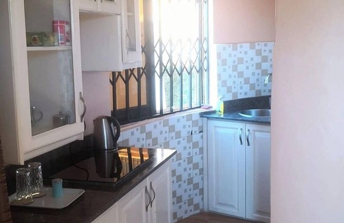Entebbe Bed & Breakfast | Oslo Gardens