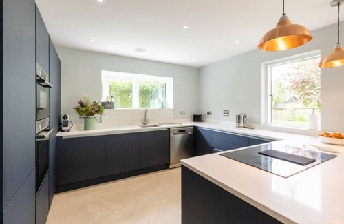 Cirencester House | Osprey Lodge - CW64 - HOT TUB - Lakeside Spa Property