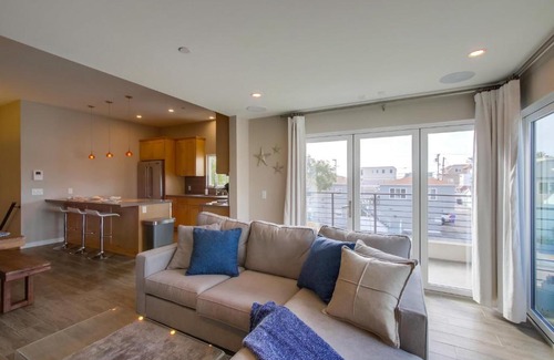 Mission Beach House | Ostend Villa