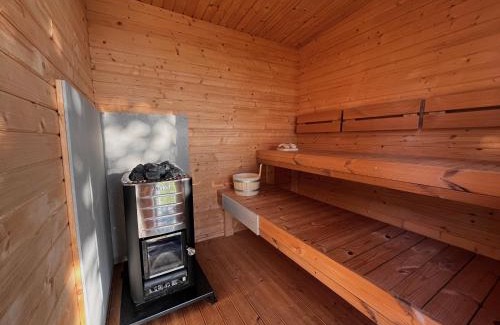 Skvorec Other | Ostrov klidu - posed - sauna