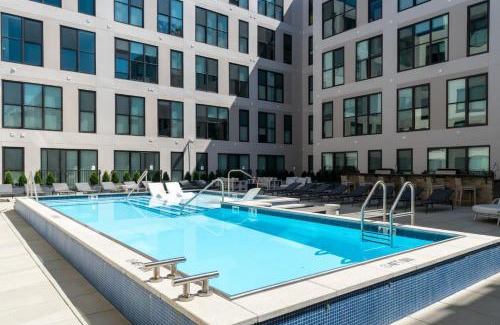 Pendleton Apartment | OTR 1 Bed Suite Free Parking Gym Pool Clubroom