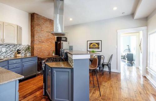 Over-the-Rhine Apartment | OTR Penthouse: Walk Everywhere & FREE Parking