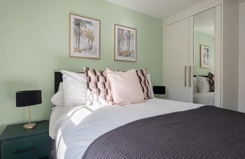 Bedford Apartment | Our latest stunning property by Our Home Short Stays free parking super fast WiFi large back garden and crisp hotel white linen