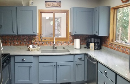 Breckenridge Park Estates House | Our Naturally Social Distanced Home.Your Privacy on Your Terms!