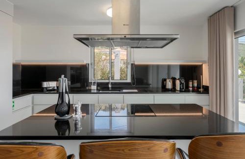 Arco da Calheta Villa | OurMadeira - Arco Sun