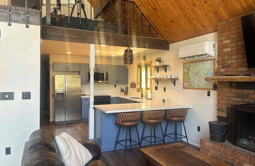 Munds Park Cabin | Out of Office: Cozy A-frame cabin in the pines near trails and adventure!