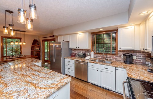 Blakeslee House | Out Of Office: Dogs Ok, Lake Access, Dock Slip, Community Pool!