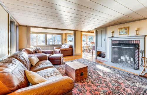 Tamworth House | Outdoor Fireplace and Pool Table Tamworth Home!