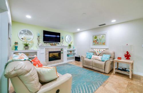 Tavares House | Outdoor Oasis with Bar and Lanai Tavares Escape