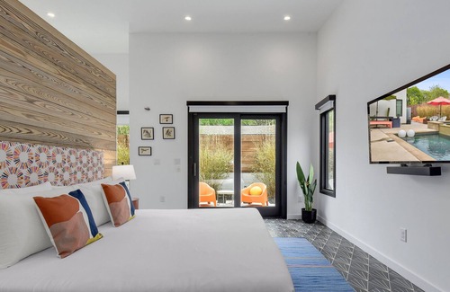 West Congress House | Outdoor Oasis with Private Pool + Spa - The Nest!
