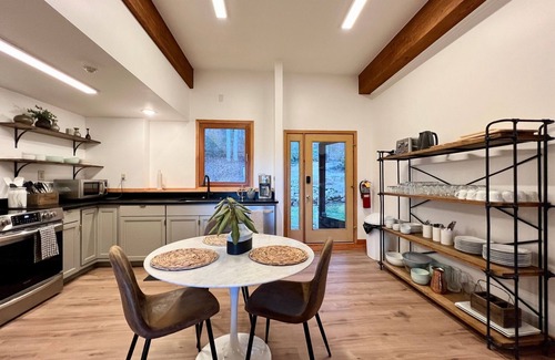 Whittier Cabin | Outland Chalet & Suites Great Smoky Mountains