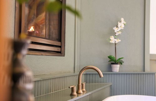 Whittier Cabin | Outland Chalet & Suites Great Smoky Mountains