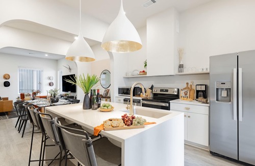 Five Points Apartment | Outrider 110 by AvantStay | Private Rooftop Patio, Close to Broadway