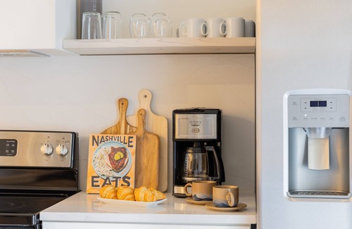 Five Points Apartment | Outrider 110 by AvantStay | Private Rooftop Patio, Close to Broadway