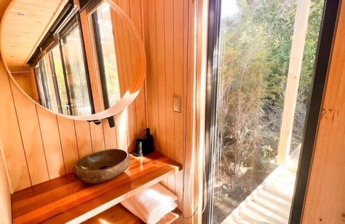 Lenca Cabin | OUTSCAPE | Cabaña en Lago Chapo con Hot Tub