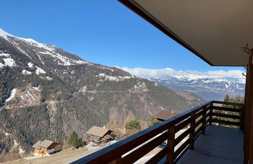 St. Luc Apartment | Outside : apartment for 5 persons, terrace with garden furniture, very nice panoramic view from the