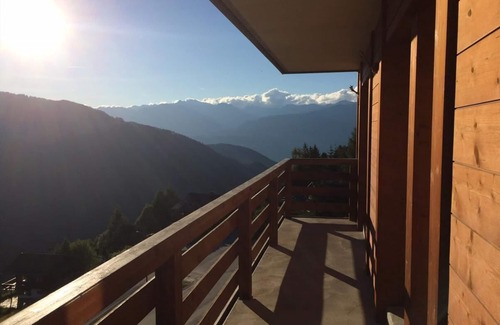 St. Luc Apartment | Outside : apartment for 5 persons, terrace with garden furniture, very nice panoramic view from the