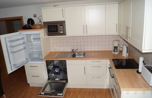 Esens House | Outskirts, central, with barbecue house, veranda