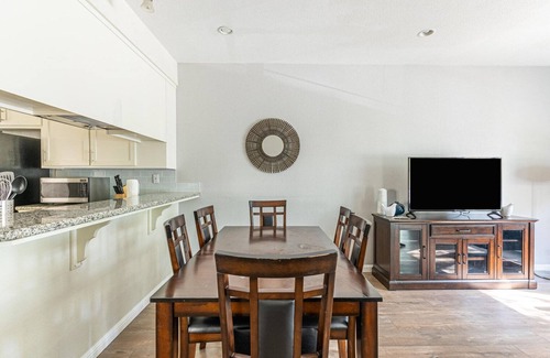 Ponderosa Park Apartment | Outstanding Sunnyvale 2BR w/Pool, nr Eclectic Dining, by Blueground