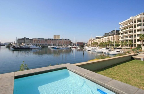 Victoria and Alfred Waterfront Apartment | Outstanding V&A Marina Waterfront apartment