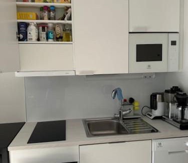 Vantaa Apartment | Over the Railway Station, 7 mins Helsinki Airport