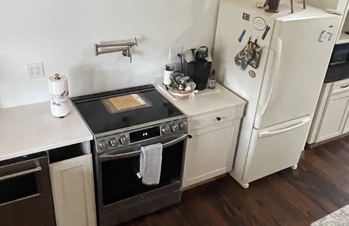 Austinburg House | Overlook the beauty of The Grand River