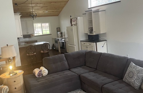 Austinburg House | Overlook the beauty of The Grand River