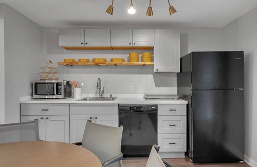 Orchard Park Apartment | Overnight in OP | Location, Vibe, Location!