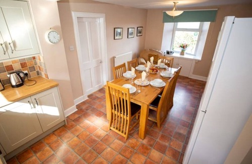 Jedburgh Cottage | Owl Cottage, in Rural Farm Location with Games Room