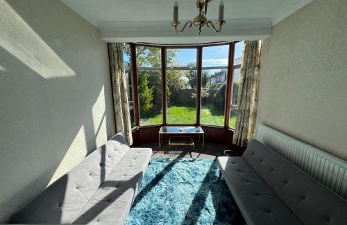 Headington Villa | Oxford Detached Villa 5 Rooms Free Parking 4km from City Center
