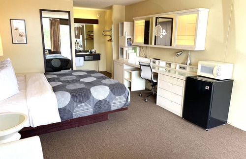 Ozark Hotel | Oxford Inn Ozark