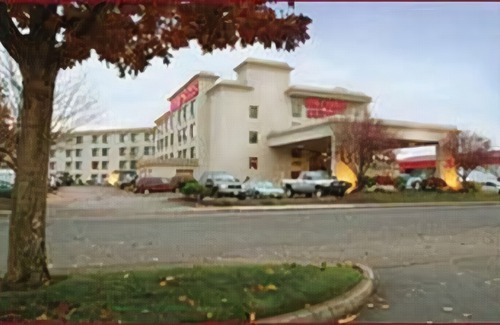Hayden Island Hotel | Oxford Suites Portland - Jantzen Beach