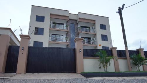Kweiman Apartment | Oyarifa Luxury Condo