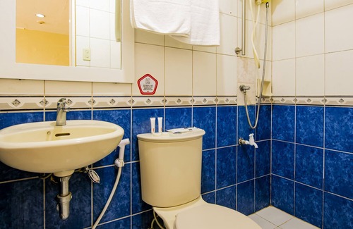 Bagong Pag-asa House | OYO 115 Northridge Mansions