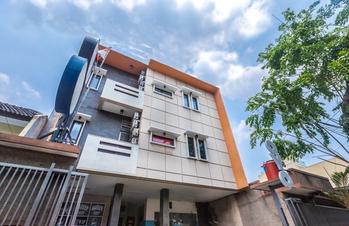 Tanjung Duren Utara Hotel | OYO 1435 Residence 446