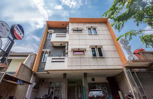 Tanjung Duren Utara Hotel | OYO 1435 Residence 446