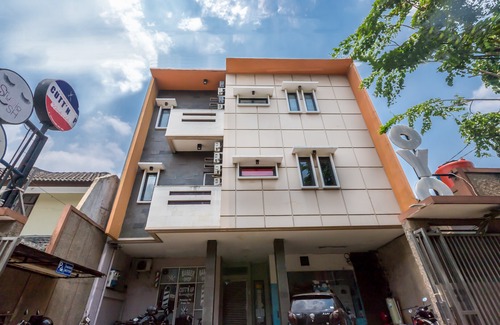 Tanjung Duren Utara Hotel | OYO 1435 Residence 446